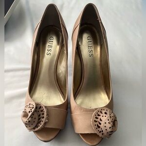 Guess heels used good condition